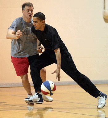 Eleições nos EUA 2012 - Obama aproveita o dia da eleição para um jogo de basquete em Chicago!